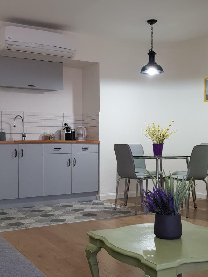 Stylish Apartment With A Patio Close To The Beach Eilat Bagian luar foto